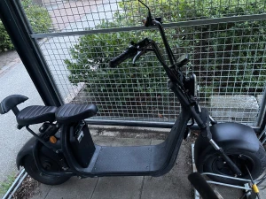 Fatbike 3000W - Hej!  Jag säljer min fatbike/ fatscooter. 3000W med en hastighet som når upp till 60 km/h  Nypris är ca 21 000.  Den är från outl1.se   2 lås följer med.   Pris kan diskuteras vid snabb affär.  För mer info dm. 