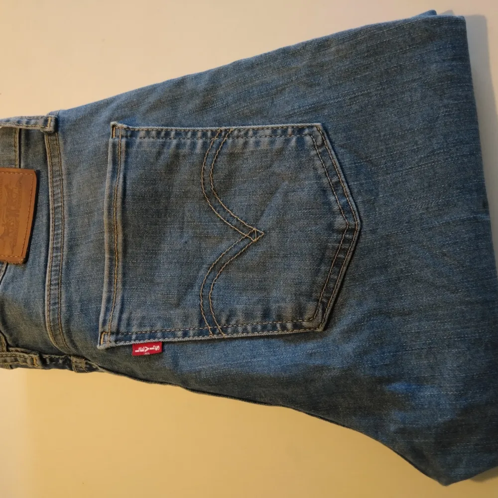 Fina Levis jeans i nyskick. Stl 28. Mile High super skinny. . Jeans & Byxor.