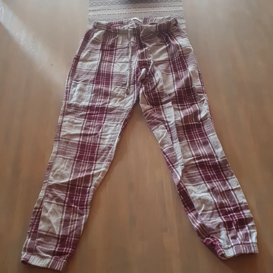 Rutiga pyjamasbyxor