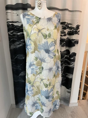 Vintage klänning  - Så söt klänning som knappt är använd. Klänningen är från märket ril’s.