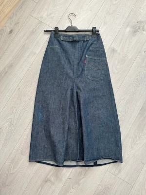 Vintage Levis kjol  - Skitsnygg, har ingen storlek men skulle säga S/XS