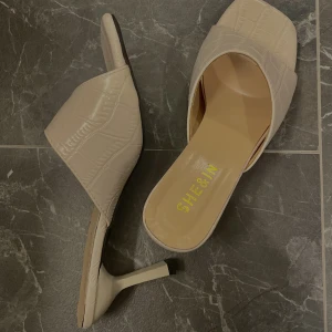 Klackar  - Klackar den Shein som är använda en gång. 