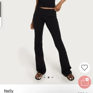 Soft chill pants  - Yogabyxor från Nelly som är HELT slutsålda. Använt 1 gång men för korta på mig som är 180. 