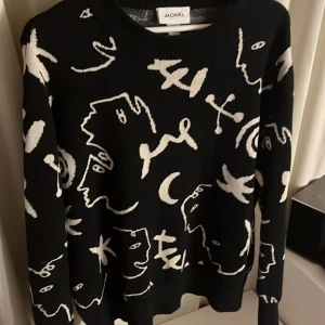 Stickad tröja  - Tröja från Monki i storlek L. Aldrig använd🌸