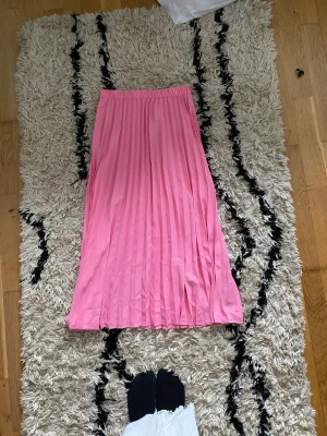 Volag kjol - Supe söt volang kjol från gina