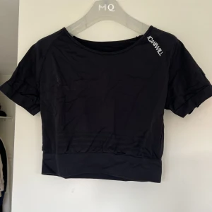 Kortärmad från iciw - Träningstopp från i can i will, storlek L men passar M med. Använd 1 gång 