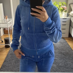 Juicy Couture  - Garderobs-rensning💙 Fint skick🫶🏻Säljer båda men det är bara att höra av sig om man är intresserad av en☺️