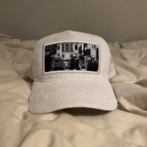 Emilio Pendenza keps - 10/10 i skick Aldrig använd då den inte passar mig. Inga fläckar eller märken på kepsen. Kepsen är helt ny.