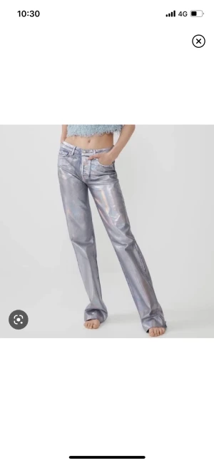 Zara jeans - Super coola silverjeans från zara i storlek 38!💕