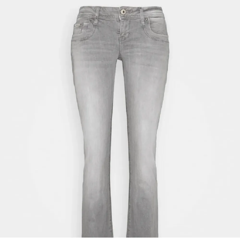 Intressekoll på mina ltb jeans! Sparsamt använda och säljer då dem inte kommer till användning!. Jeans & Byxor.