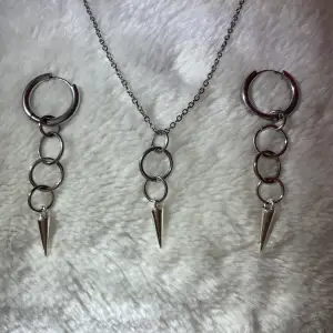 1 par captive layerd hoop earrings örhängen och ett layerd hoop halsband