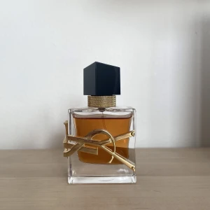 Ysl Libre Intense - Yves Saint Laurent Libre Intense 30 ml EdP Använd varsamt och varit öppnad i ungefär 6 månader
