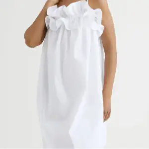 Supersöt vit klänning från hm i storlek smal💕