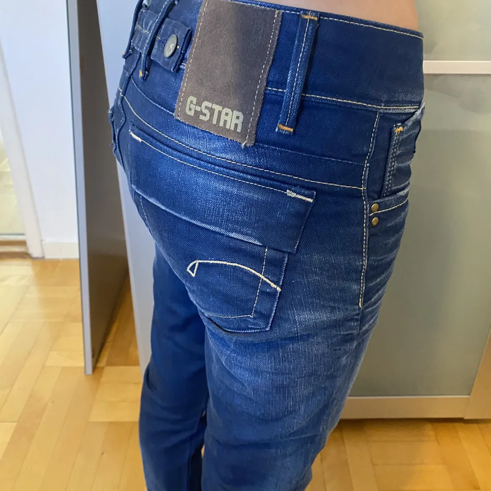 Ett par G-star jeans. Knappt använda. Stl 28 längd 32. Jeans & Byxor.