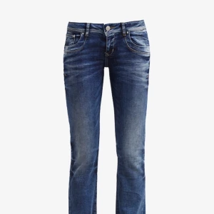 LTB valerie bootcut jeans - Säljer mina LTB jeans som nu blivit för små😇💗 Jeansen är använda några gånger men är helt i nyskick😊Har inga bilder på eftersom dem är för små men hör av er om ni vill ha bilder på jeansen!!🥰Nypris:700