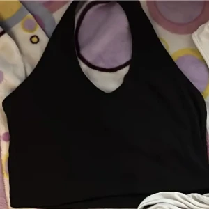 Svart top - top från shein jättesöt endast testad storlek xs 