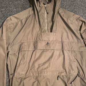 Pinewood jacka  - Väldigt fin och praktisk jacka med många fickor 9/10 kvalitet 