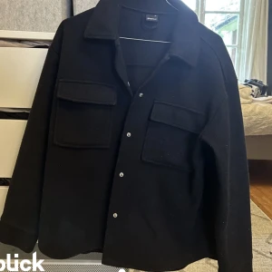 Kort kappa  - Säljer denna korta kappan som passar perfekt nu till hösten. 🙌🏼🥰