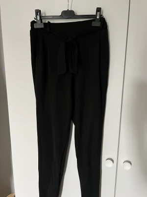 Kostymbyxor Nelly - Storlek Xs, högmidjade kostymbyxor 