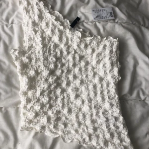 topp 🤍 - söt topp ifrån h&m 🤍 aldrig använd 