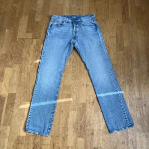 Levis jeans  - Storlek 33/34 Bra skick Straight fit