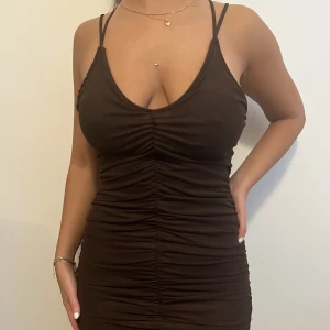 Klänning - Använd 1 gång