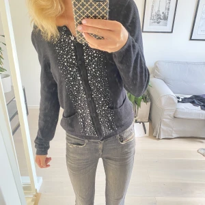 Kofta - Skit snygg Casmir kofta med glitter!💗