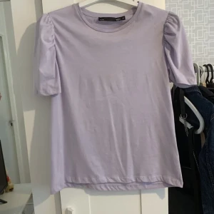 T-shirt  - Använd men skicklig 