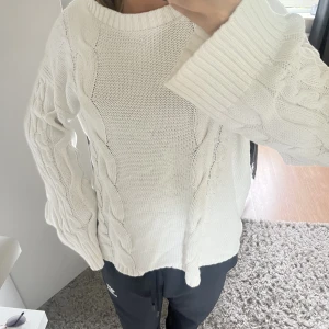 Stickad från lager 157 - Säger denna super sköna stickade tröjan från lager 157.💕💕💕