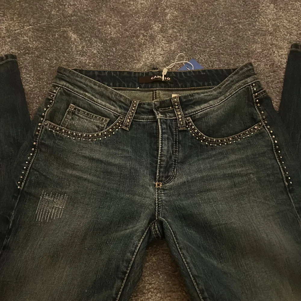 Säljer ett par jätte fina jeans pga fel storlek❤️. Jeans & Byxor.