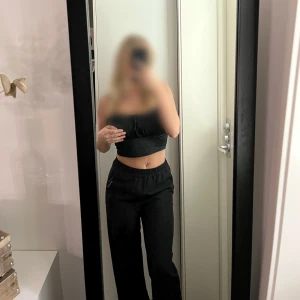 Ces’t normal byxor - Kostymbyxor från Janni Delér och Jon Olsson’s märke Ces’t Normal. Har limmat upp byxorna för att passa mig som är 163❤️‍🔥 