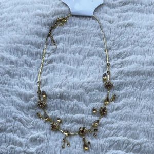 Halsband - Jättefin guldig halsband som aldrig använts! 💛
