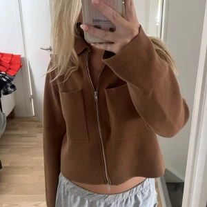 Kofta - Jätte fin kofta från Åhléns! Går också att använda som tröja💓