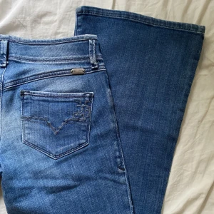 Diesel lågmidja jeans - snygg diesel jeans