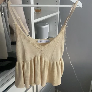 Zara linne - Jätte fint linne från Zara som tycärr är förliten för mig 