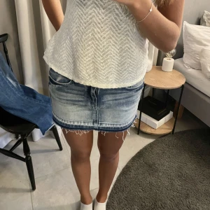 Lågmoidjad kjol - Assnygg lågmidjad kjol! Storlek S/m. 