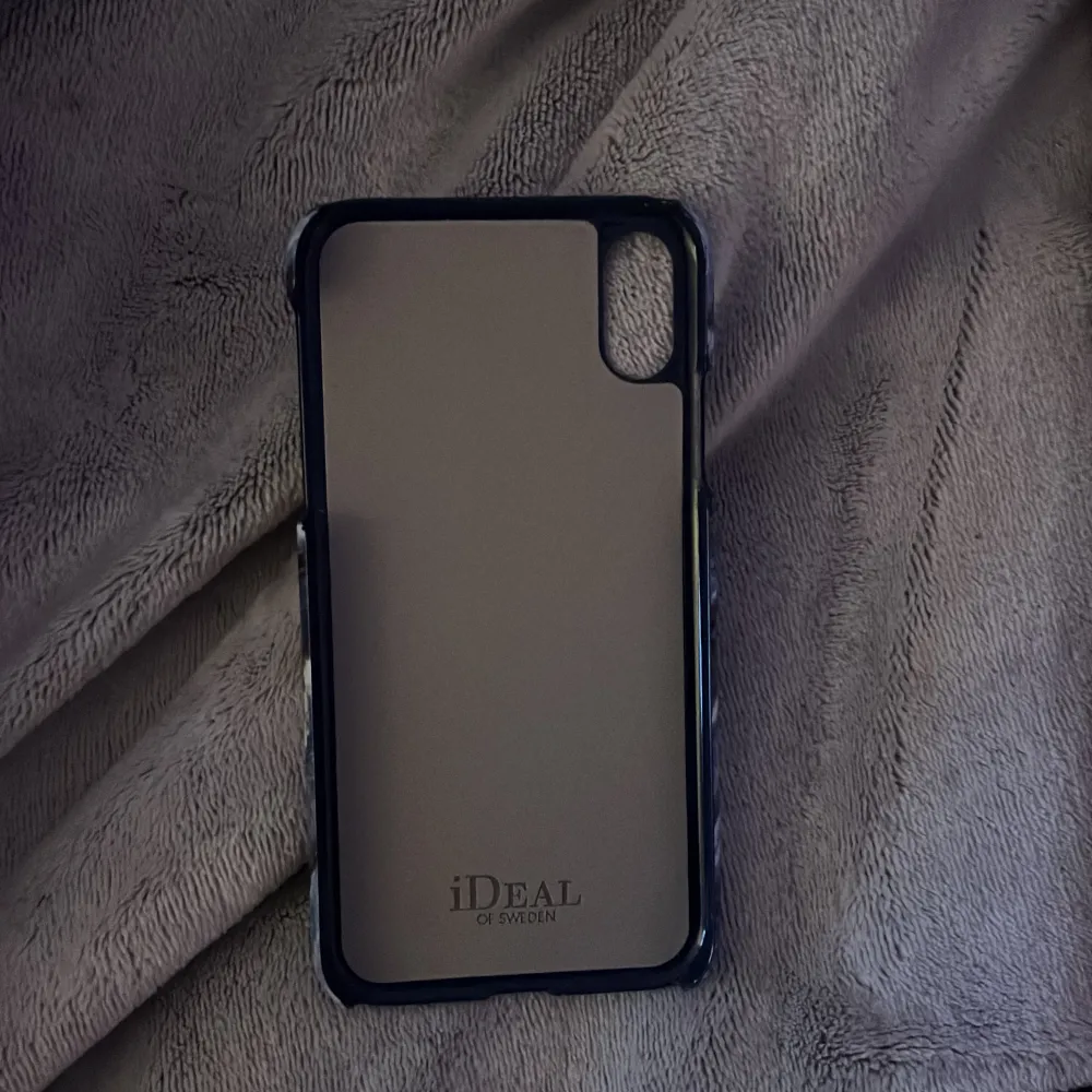 Säljer mitt jättefina skal för en iphone xr pga att jag har en annan telefon💕 Skalet är helt utan defekter och i jättefint skick!!! Nypris 299kr, mitt pris 70kr!!. Accessoarer.