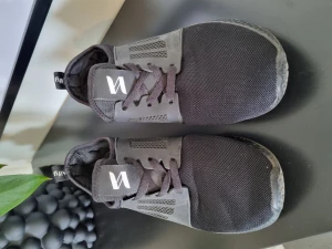 Svarta sneakers - Gott skick.