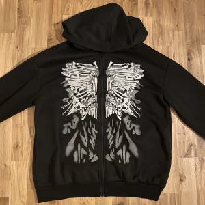 Emo zipup  - Nyskick bara använt ett fåtal gånger, storlek M