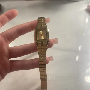 klocka  - klocka från shein 