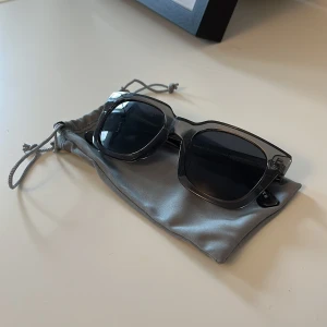 Chimi 04 - Solglasögon köpta på volt för 350