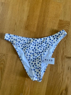 Bikinitrosor  - Helt nya bikinitrosor med prislapp på.