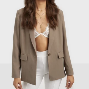 Kavaj (The it blazer) från Nelly  - Använd en gång!  Nypris 499 kr 