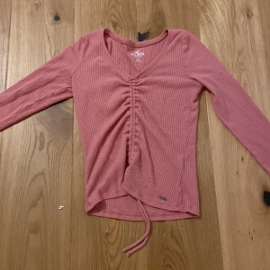 Tröja  - En snygg tun stickad tröja 