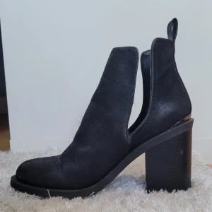 Boots - Något använda boots från River Island. De är i fint skick.