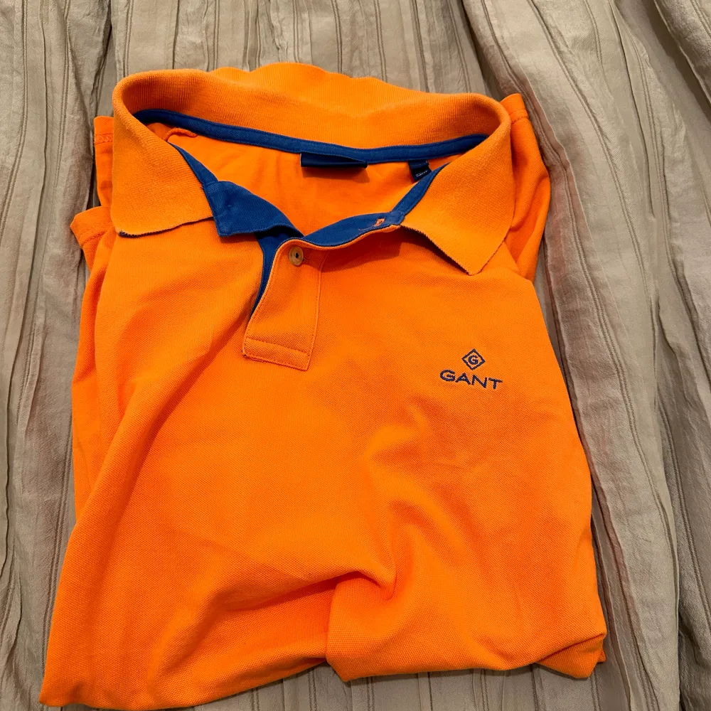 Orange Gant XL. T-shirts.