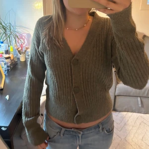 Stickad kofta - Skön stickad kofta från Lindex!