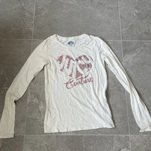 Ursnygg rhinestone juicy topp💕 - Fin juicy couture tröja med röda rhinestones🔥
