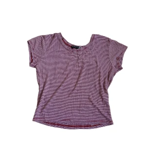 Brandy Mellvile tröja! - Supersöt randig crop top från brandy i storlek S (”one size”)🤩🤩röd/vit randig i gott skick! Material: bomull/viskos 🫶