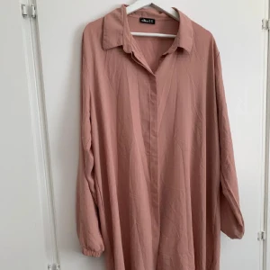 Skjorta  - Storlek 48